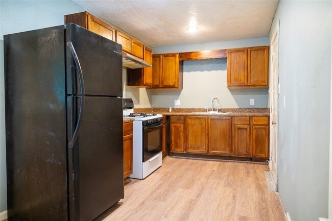 Photo - 505 Sikes St