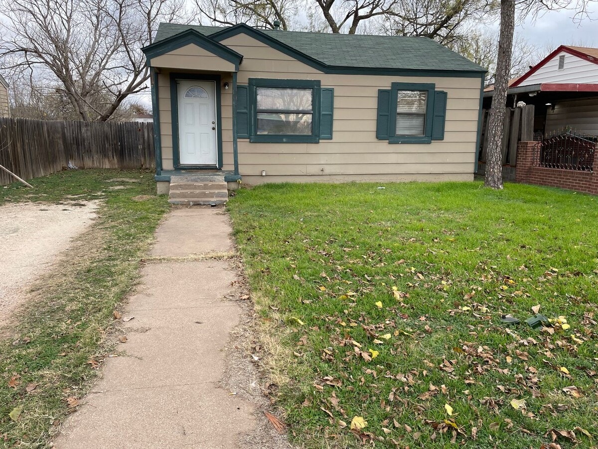 2 bedroom, 1 bath - 2 bedroom, 1 bath