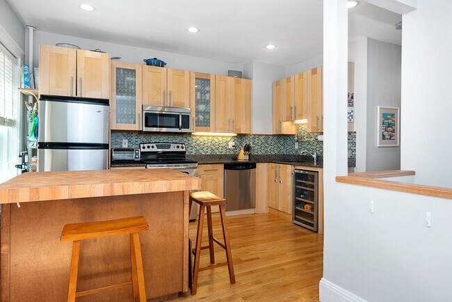 Photo - 24 Montgomery St Unit 1