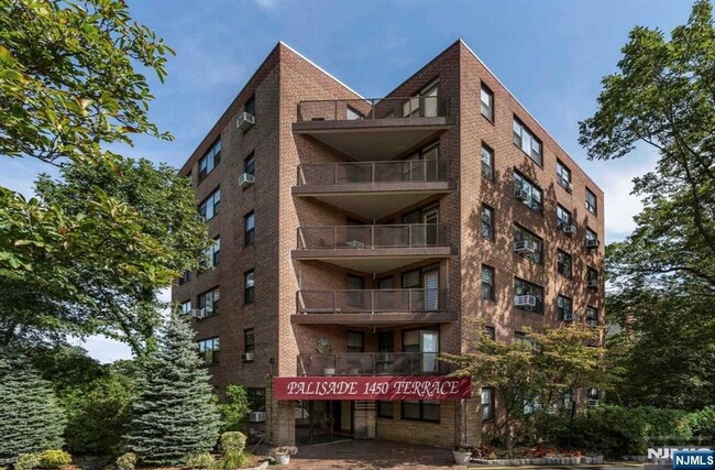 Photo - 1450 Palisade Ave Condo Unit 6E