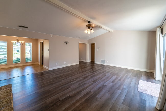 Photo - 2709 Forest Grove Dr Unidad 2709 Forest Grove Drive
