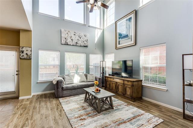 Photo - 8730 Manhattan Ave