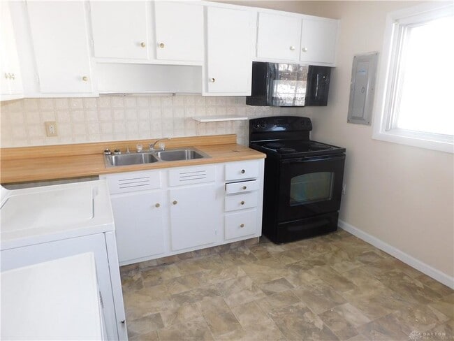 Photo - 4299 Curundu Ave