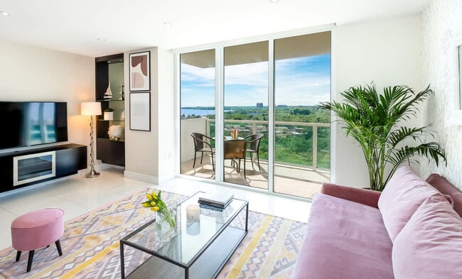 Photo - 2889 McFarlane Rd Unidad ID1240510P