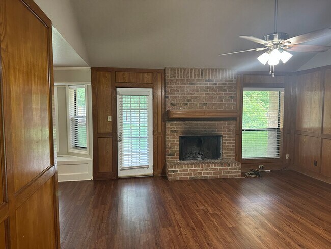Photo - College Station - 3 Bedroom - 2 Bath - 2 vehicle car - Fenced in back yard - House.