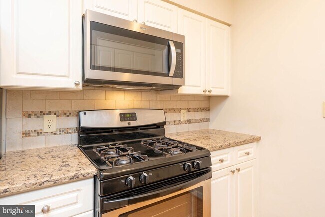 Photo - 2204 Westcourt Ln Unidad 210