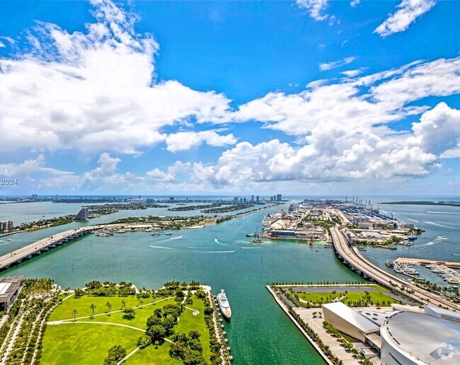 Building Photo - 900 Biscayne Blvd Unit 5407 Rental