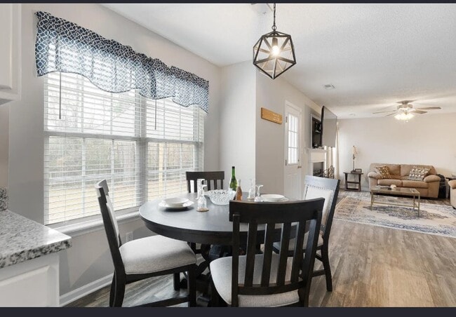 Photo - 163 Ashton Dr