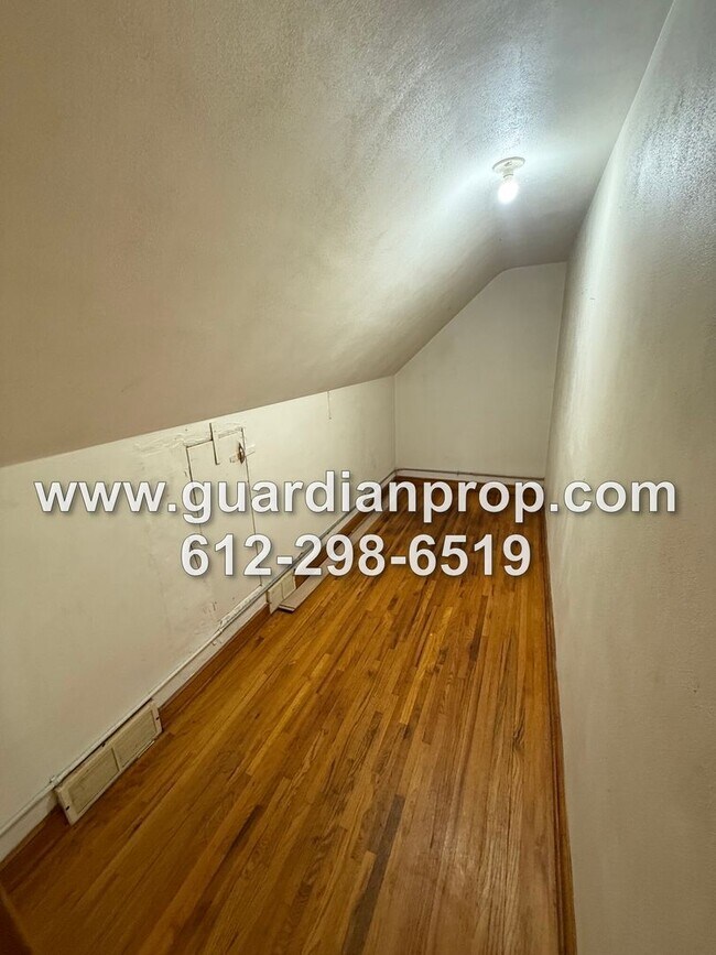 Photo - 1926 Margaret St Unidad Upper