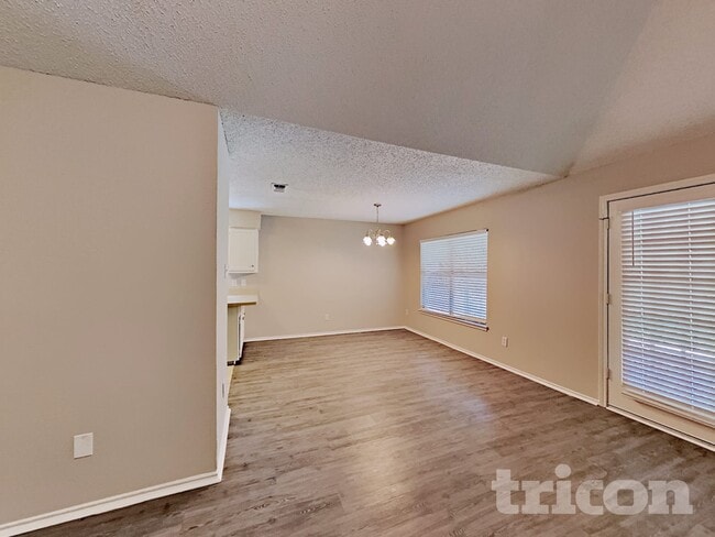 Photo - 2309 Rolling Creek Run