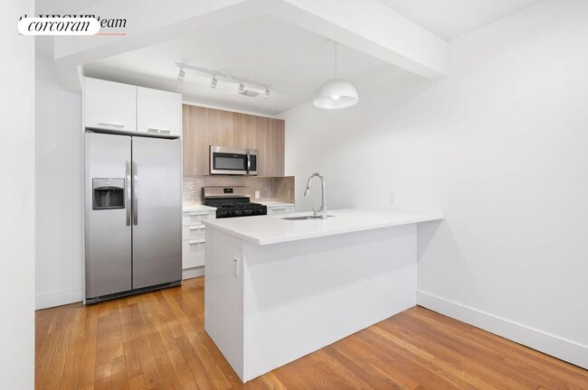 Building Photo - 991 Ocean Ave Rental