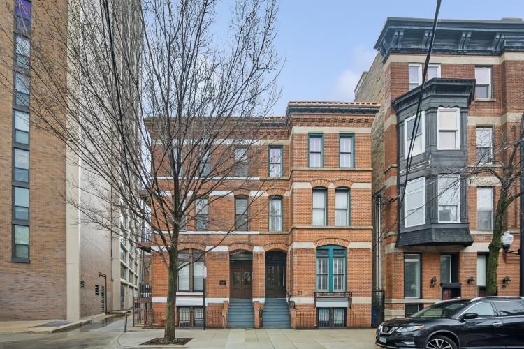 Photo - 213 W Wisconsin St