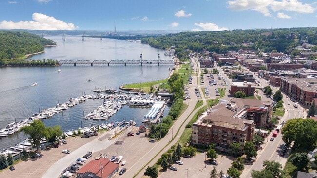 Building Photo - 640 Main St N