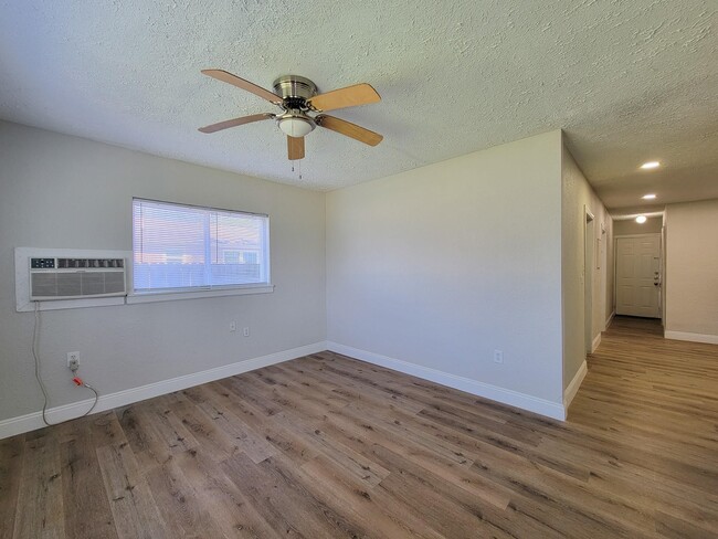 Photo - 711 Ave A Ave Unit 2