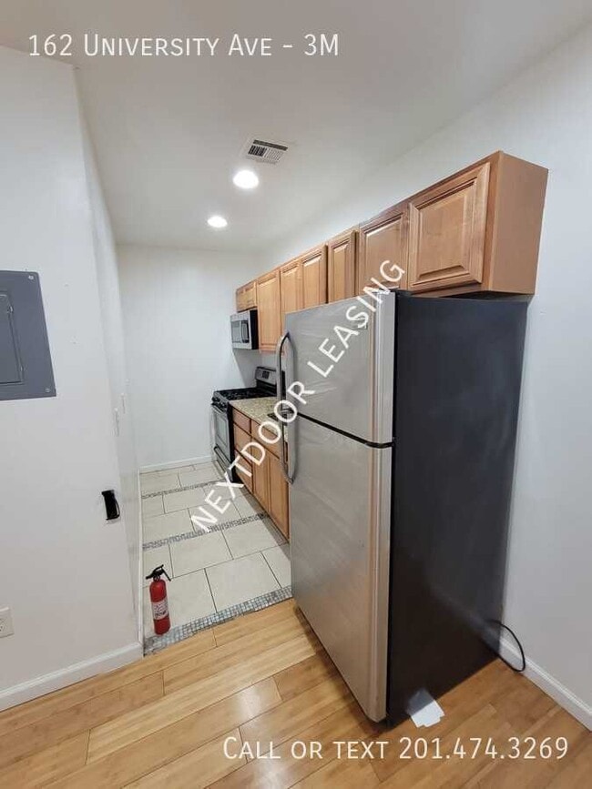 Photo - 162 University Ave Unit 3M