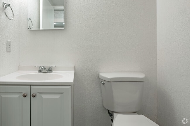 3BR,1 .5BA - 1,167SF - Second Bathroom