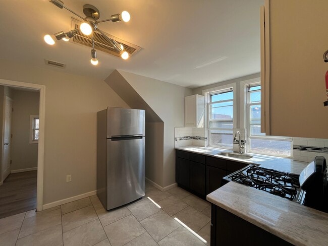 Photo - 223 Cator Ave Unidad 3