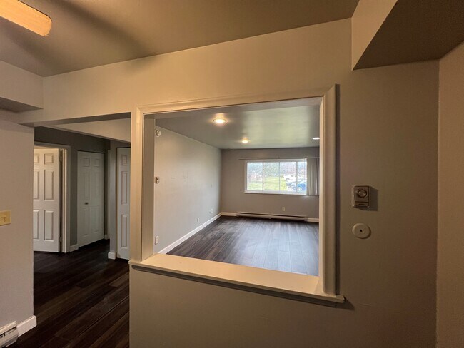 Photo - Clinton Village Apartments