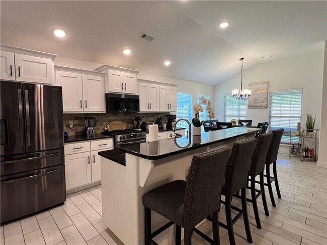 Photo - 396 Hall Ave