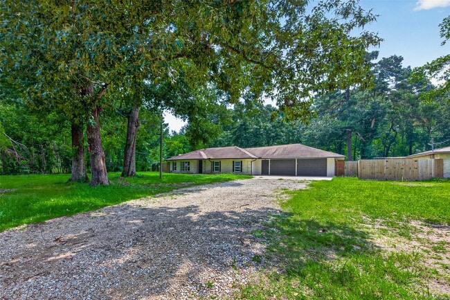 Photo - 18747 Woodridge Dr