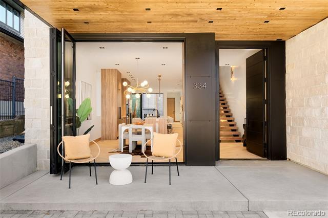 Photo - 332 Steele St