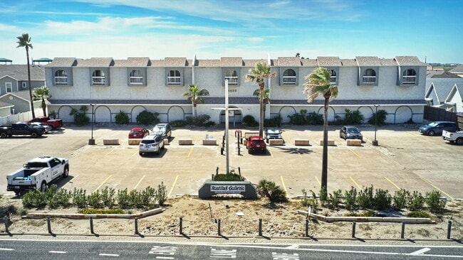 Building Photo - 14825 Windward Dr Unit 215