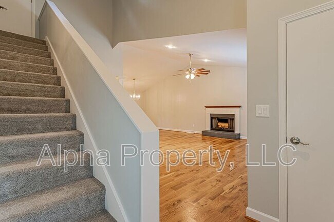 108 Duquesne Dr