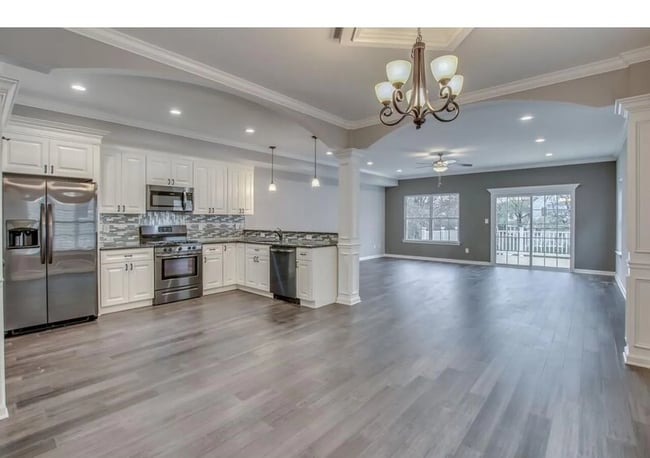Photo - 533 Maple St Townhome