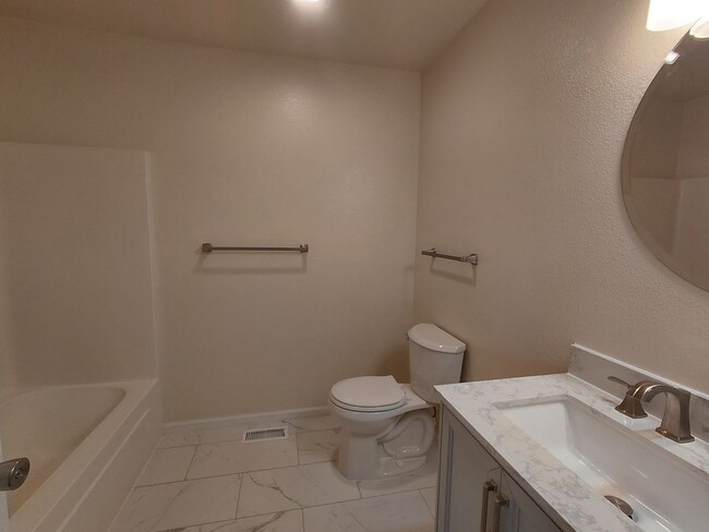 Photo - 16770A Huntington Ln Unidad 16770 A Huntington