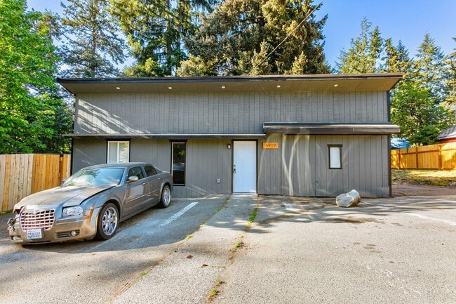 Photo - Waller Estates 4919-4929 Waller Road East Unit 4919