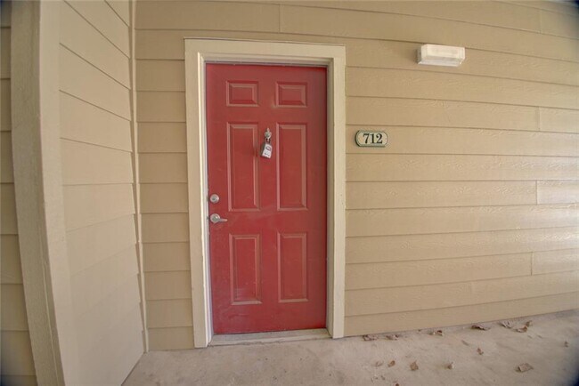 Building Photo - 2320 Gracy Farms Ln Unit 712