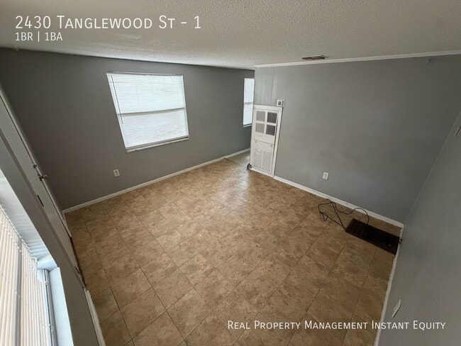 2430 Tanglewood St Unit 1