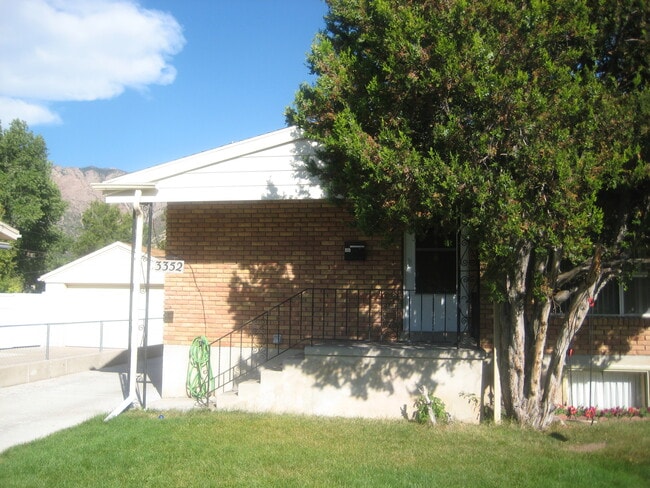 Building Photo - 3352 Eccles Ave Unit 3352 Eccles Duplex Downstairs
