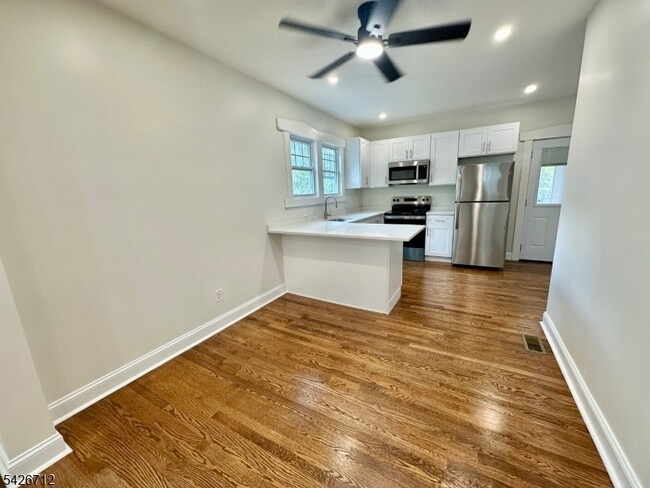 Photo - 515 Hamburg Turnpike