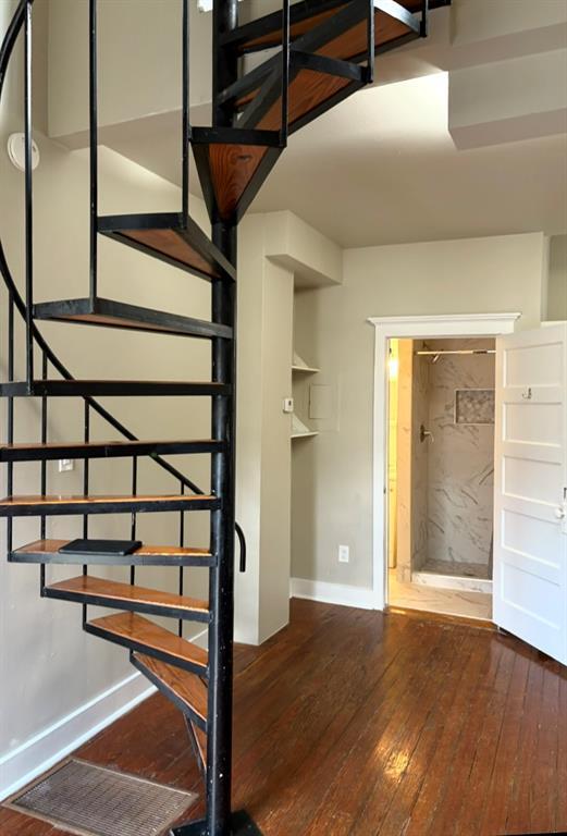 Building Photo - 915 W 23rd St Unit D