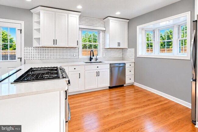 709 W View Terrace