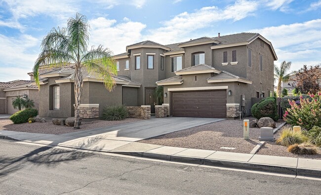 Building Photo - 4129 E Clubview Dr