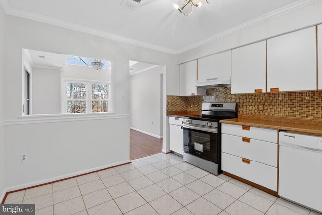 Photo - 15 Friendswood Ct Unit C