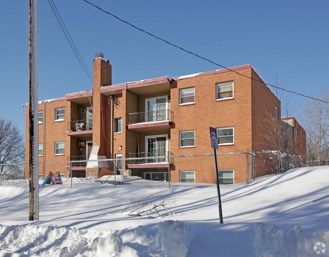 Photo - 910 Forest St