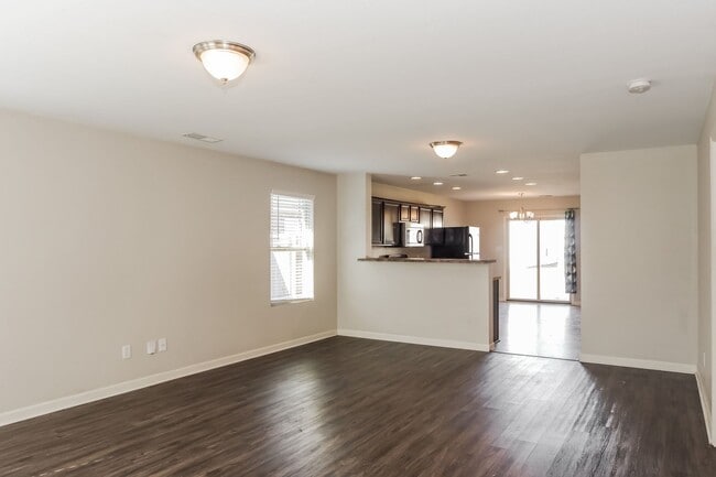 Photo - 135 Wethersfield Dr