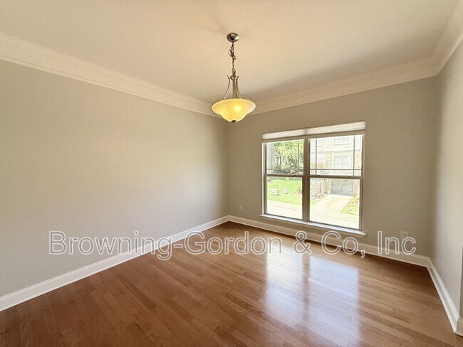 Photo - 1057 Woodbury Falls Dr