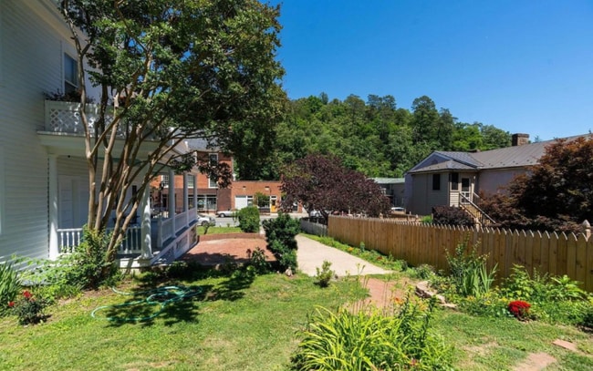 Photo - 550 Valley St