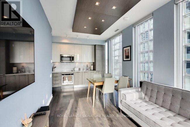 Photo - 28 Wellesley St E Unit 1704