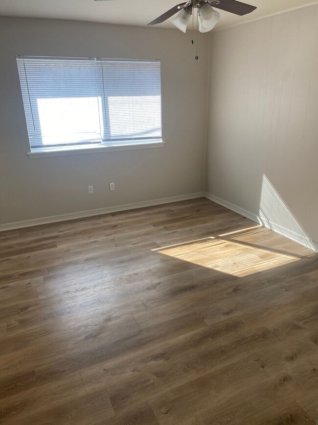 Photo - Oakwood Place