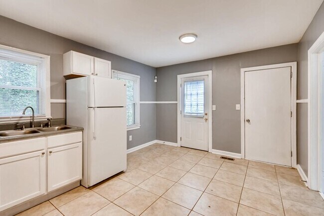 Photo - AGENT SHOWINGS ONLY - All Electric 2 bedro...