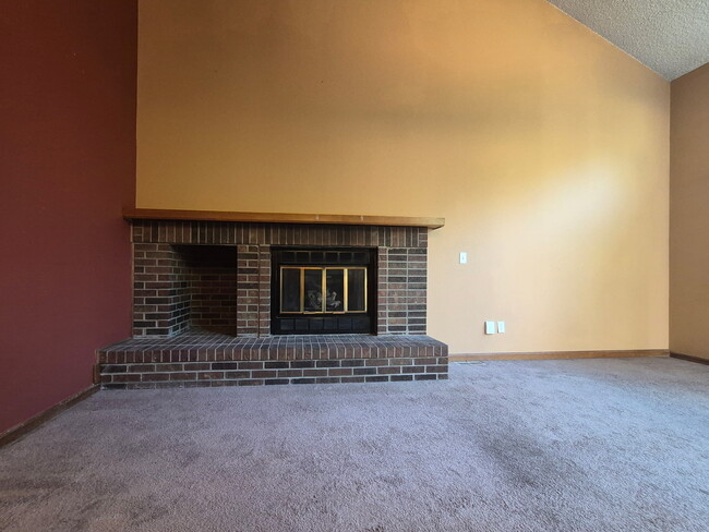 Photo - 4272 Kingsbury Dr
