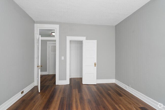 1BR, 1BA - 802SF - Living Room