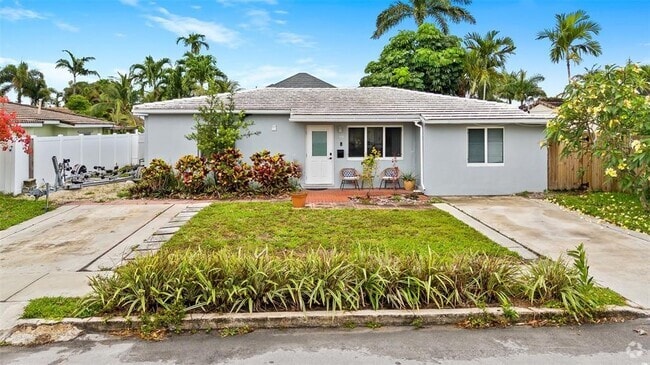 Building Photo - 908 SW 12th Ct Rental