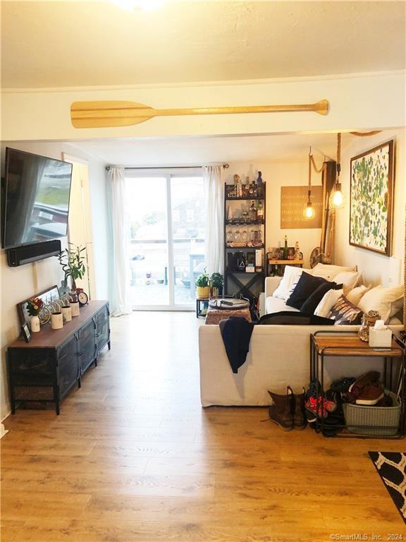 Photo - 93 French St