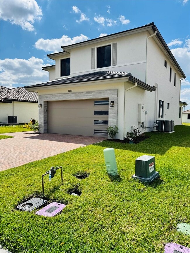 Photo - 5085 Panella Ave